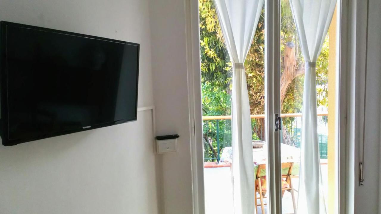 Casa Di Claude Con Posto Auto Apartamento Finale Ligure Exterior foto