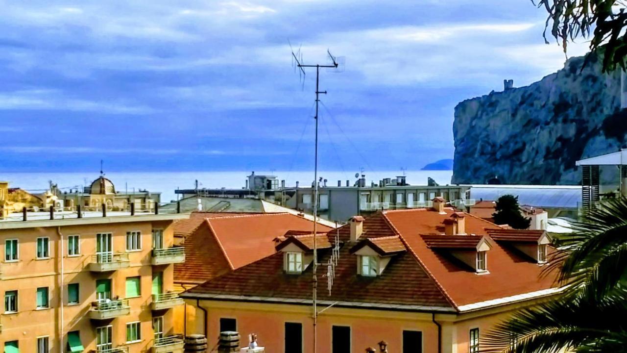 Casa Di Claude Con Posto Auto Apartamento Finale Ligure Exterior foto