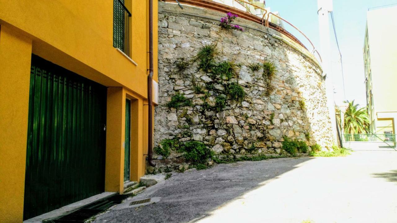 Casa Di Claude Con Posto Auto Apartamento Finale Ligure Exterior foto