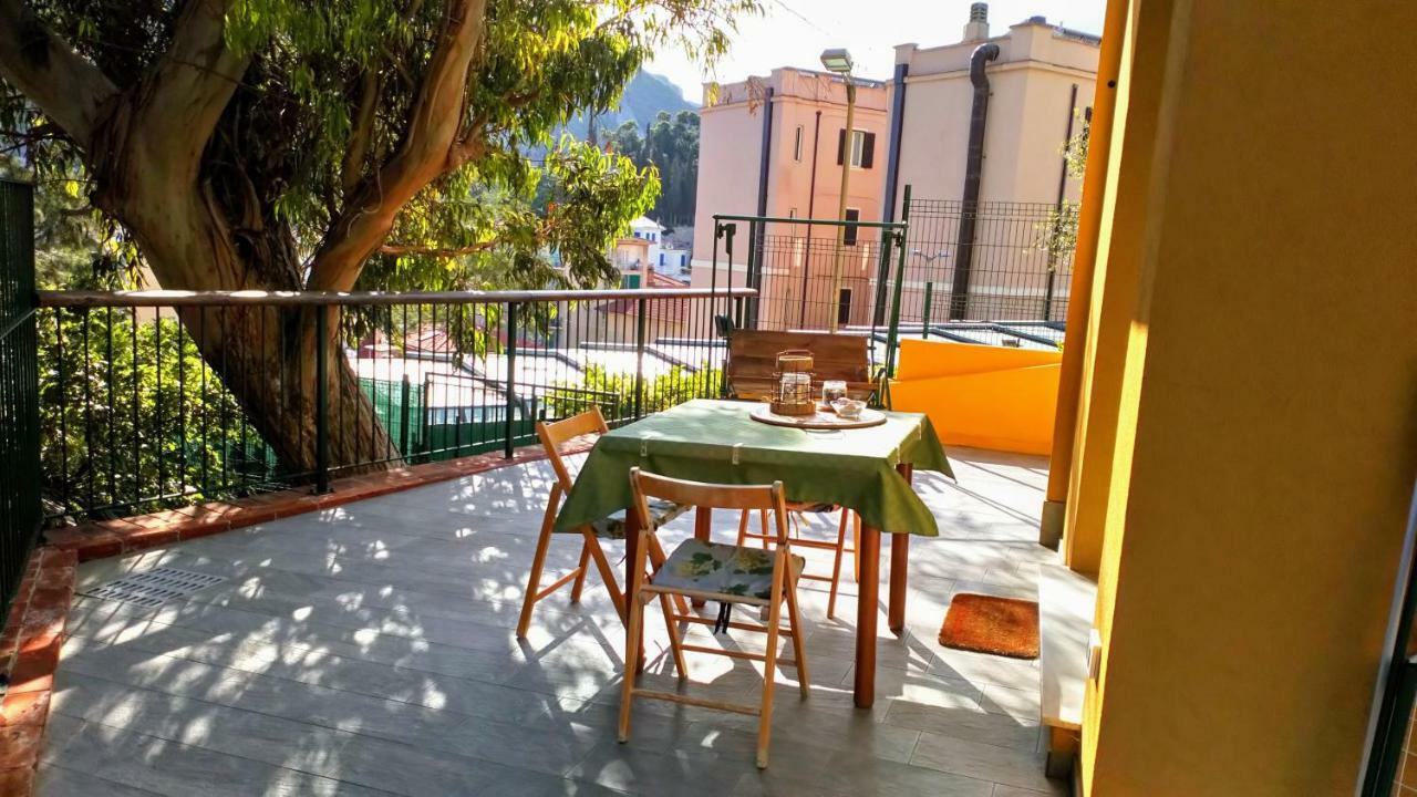 Casa Di Claude Con Posto Auto Apartamento Finale Ligure Exterior foto