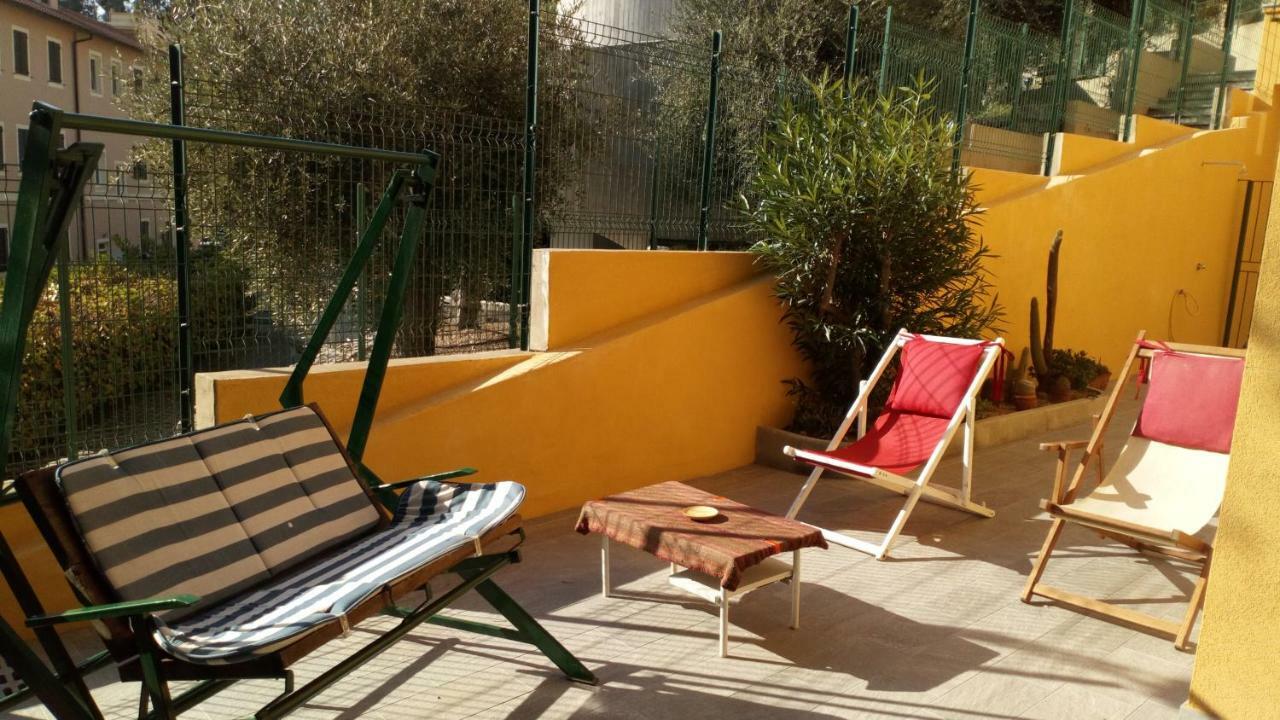 Casa Di Claude Con Posto Auto Apartamento Finale Ligure Exterior foto